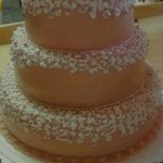 3 emeletes esküvői torta barack színű